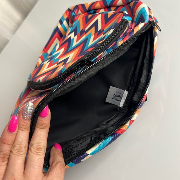 Chevron Crossbody Bag - Picture 5 of 7